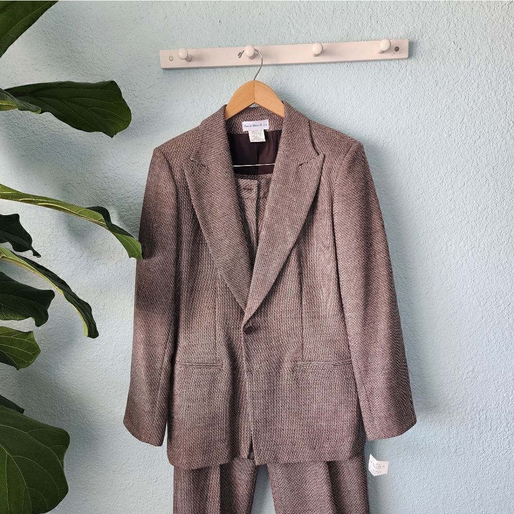 Harve Benard wool trim leather brand New with tags trousers and jacket suit